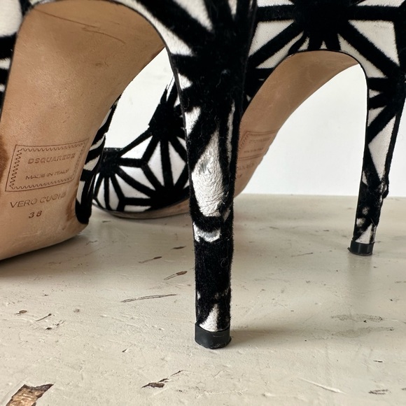 Dsquared2 Black and White Geometric Stiletto Print Pumps Women's Size 38 US 7 - Picture 4 of 13